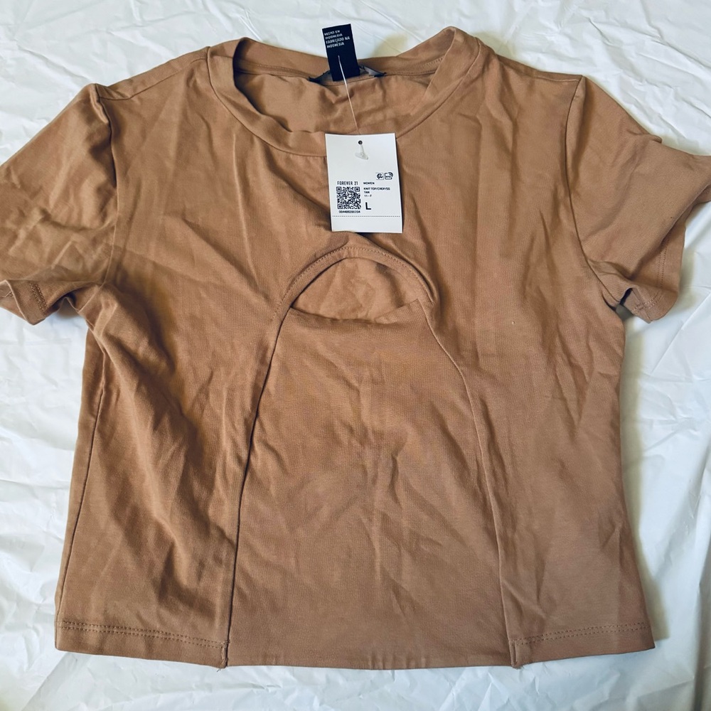 Beige tan cropped style tee